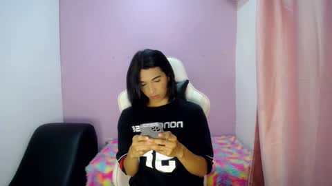 Snapshot of larry_craft chatting on March 2, 2026, 8:37 pm larry online show from March 2, 2026, 8:37 pm