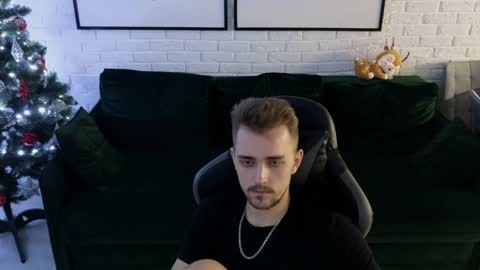 Snapshot of larstar01 chatting on December 8, 2024, 4:25 am Lars online show from December 8, 2024, 4:25 am