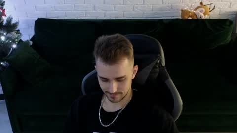 Snapshot of larstar01 chatting on December 20, 2024, 1:47 am Lars online show from December 20, 2024, 1:47 am