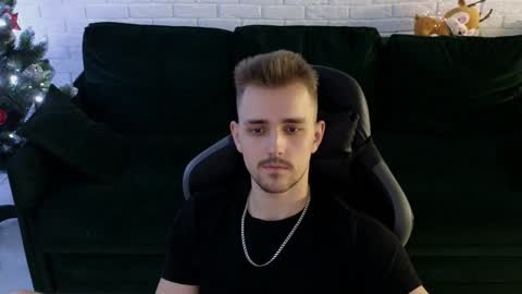 Snapshot of larstar01 chatting on December 21, 2024, 1:47 am Lars online show from December 21, 2024, 1:47 am