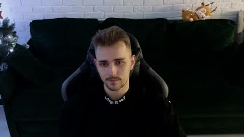 Snapshot of larstar01 chatting on December 22, 2024, 2:17 am Lars online show from December 22, 2024, 2:17 am