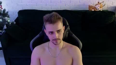 Snapshot of larstar01 chatting on December 23, 2024, 5:39 am Lars online show from December 23, 2024, 5:39 am