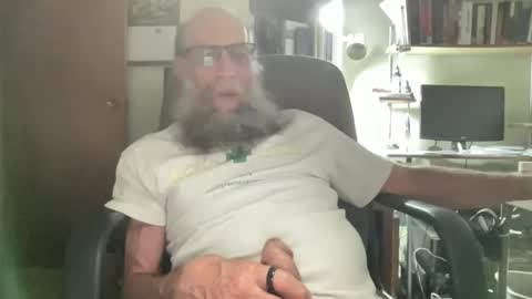 chris online show from November 8, 2025, 4:23 am