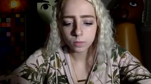 Snapshot of latenightkash chatting on February 27, 2026, 2:44 am Roxy blue online show from February 27, 2026, 2:44 am