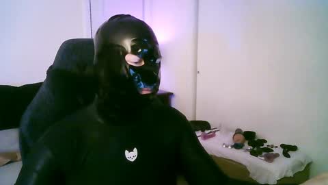 latexminheadroom online show from April 18, 2026, 12:47 am