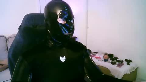 latexminheadroom online show from May 15, 2026, 11:34 pm