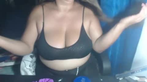 latin_big_boobs online show from February 21, 2026, 3:51 am