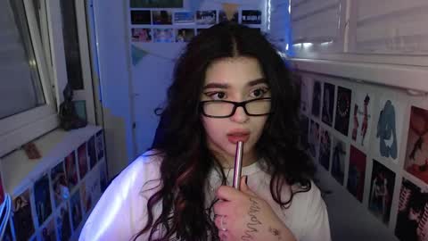 miiiiiiaaaa online show from February 3, 2025, 9:30 am