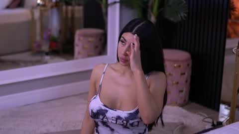 Latina online show from March 25, 2026, 5:08 pm