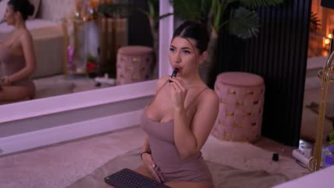 Latina online show from March 28, 2026, 6:40 pm