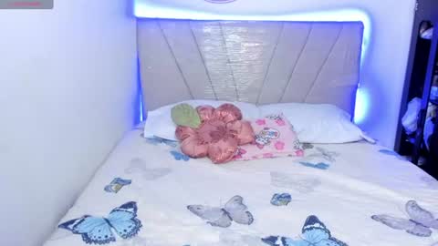 latinamav22 online show from June 12, 2026, 7:13 pm