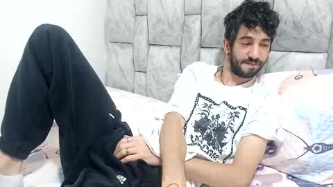 latinlustandfrenchkiss online show from December 17, 2025, 3:07 pm