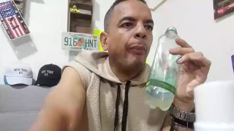 latinmartin254 online show from October 18, 2025, 2:03 am