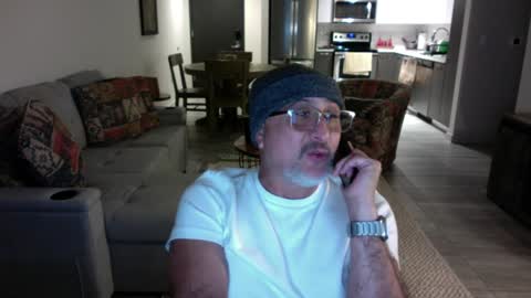 QS - INDEPENDENT MODEL online show from February 7, 2025, 2:50 am