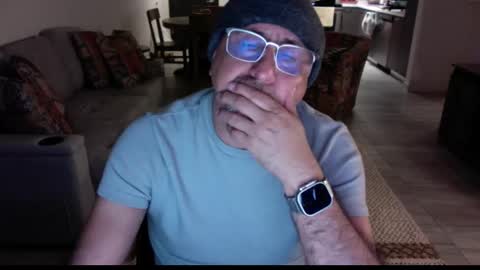 QS - INDEPENDENT MODEL online show from February 27, 2025, 8:17 am