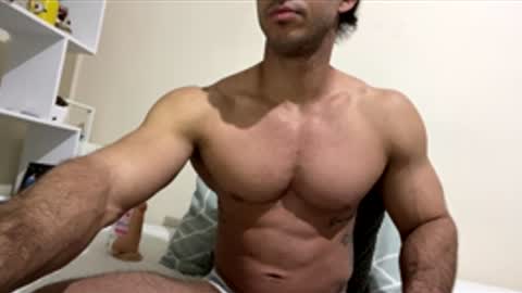latino_rodri online show from April 23, 2026, 5:30 am