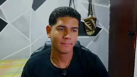 latinohotboy_ online show from June 15, 2026, 11:56 am