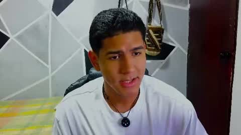 latinohotboy_ online show from June 17, 2026, 2:07 pm