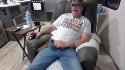 Snapshot of latniter742349 chatting on January 6, 2025, 1:31 am latniter online show from January 6, 2025, 1:31 am