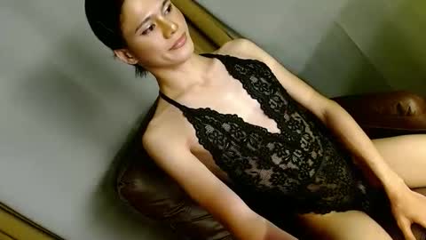 latrina_ online show from April 4, 2026, 10:40 pm