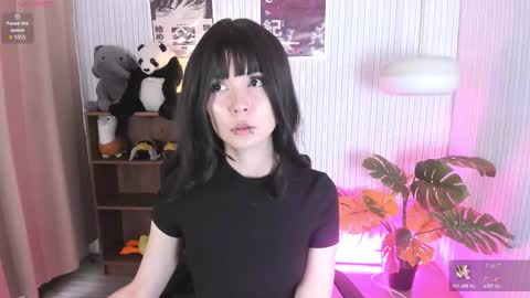 laukyubey1 online show from February 12, 2026, 8:59 pm