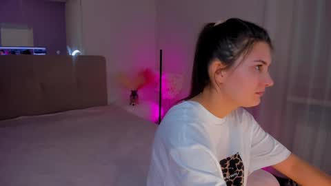 Laura online show from March 11, 2025, 9:24 am