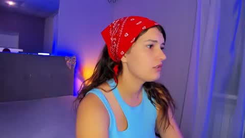 Snapshot of laura__leee chatting on July 1, 2026, 5:09 am Laura online show from July 1, 2026, 5:09 am
