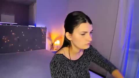 Snapshot of laura__leee chatting on July 7, 2026, 7:23 am Laura online show from July 7, 2026, 7:23 am