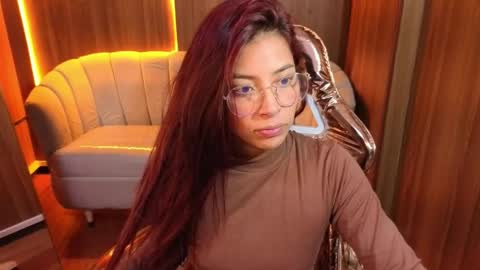 Snapshot of laura_b_ chatting on April 29, 2026, 3:21 am laura_b_ online show from April 29, 2026, 3:21 am