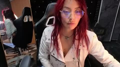 Snapshot of laura_b_ chatting on May 30, 2026, 3:36 am laura_b_ online show from May 30, 2026, 3:36 am