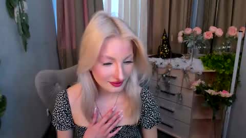 Laura online show from October 21, 2025, 1:12 pm