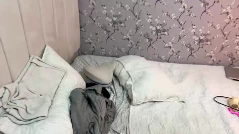 laura online show from January 21, 2025, 5:05 am