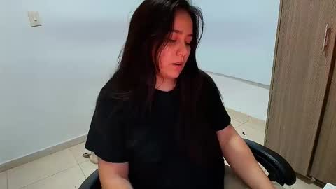 laura online show from December 17, 2025, 1:55 am