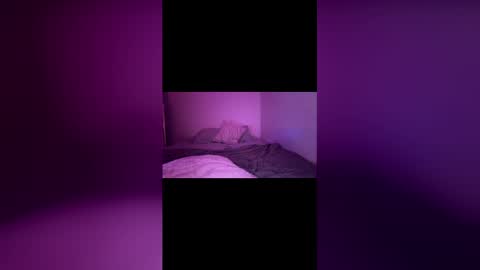 laura online show from March 8, 2026, 2:04 am