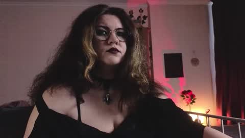 Snapshot of laura_karamazov chatting on February 10, 2026, 11:03 am Miss Laura online show from February 10, 2026, 11:03 am