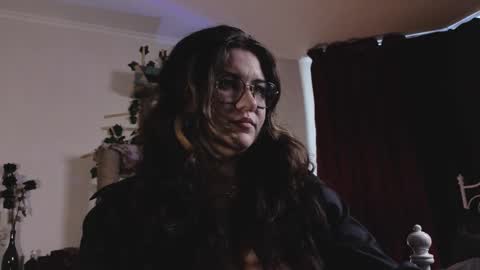 Snapshot of laura_karamazov chatting on February 25, 2026, 10:14 am Miss Laura online show from February 25, 2026, 10:14 am