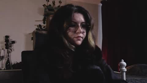 Snapshot of laura_karamazov chatting on February 27, 2026, 9:42 am Miss Laura online show from February 27, 2026, 9:42 am