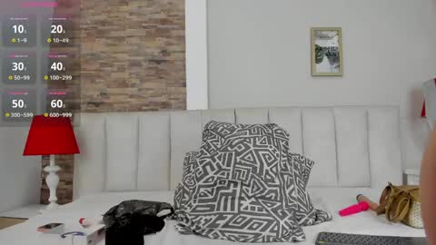 laura latinhot online show from June 3, 2026, 8:58 pm