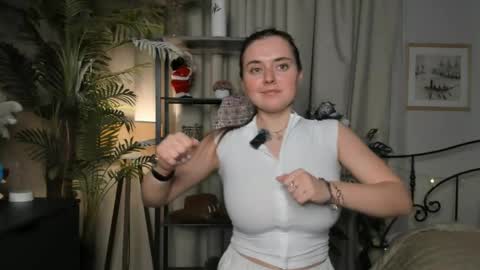 Snapshot of laura_mutti chatting on April 18, 2026, 4:00 pm Samantha online show from April 18, 2026, 4:00 pm