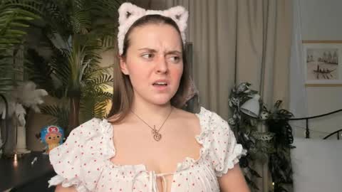Snapshot of laura_mutti chatting on May 15, 2026, 4:03 pm Samantha online show from May 15, 2026, 4:03 pm