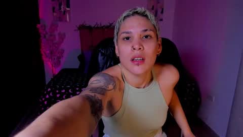 Laura Rose online show from October 8, 2025, 12:58 pm