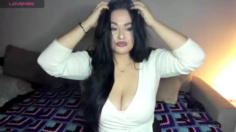 Laura online show from October 13, 2025, 2:28 pm