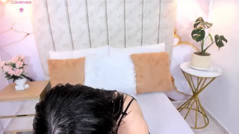 Laura Smith online show from February 21, 2026, 8:10 pm