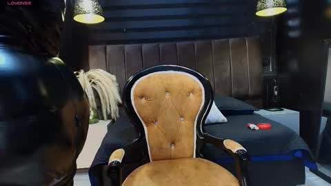 Laura wallets online show from February 26, 2026, 6:29 pm