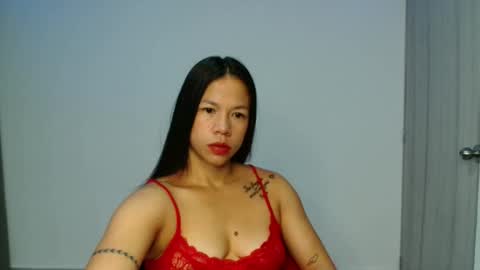 lauracb          online show from March 31, 2026, 12:05 pm