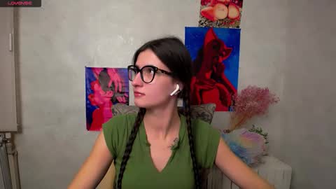 Laura online show from October 22, 2025, 7:52 am