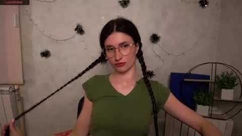 Laura online show from April 23, 2026, 8:02 am