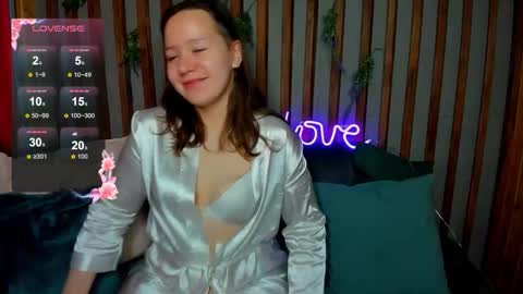 Laura online show from September 27, 2025, 1:10 am