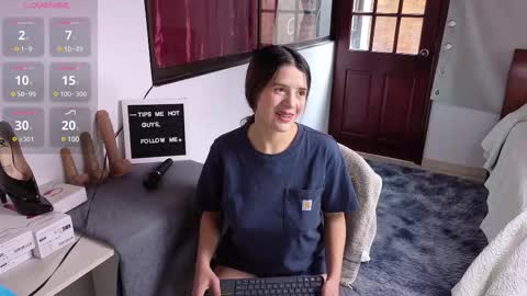 Laura online show from March 9, 2025, 7:48 pm