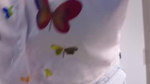 Laura online show from November 26, 2025, 9:27 pm